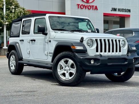 Used 2018 Jeep Wrangler Unlimited Sport S AWD/4WD image 2