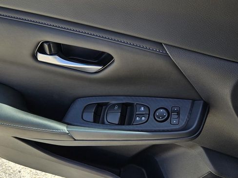 New 2025 Nissan Sentra SV image 12