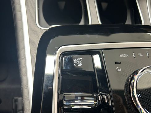 Used 2025 BMW 760i xDrive w/ Executive Package image 20