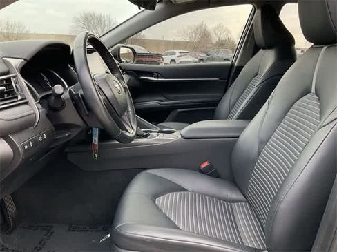 Used 2022 Toyota Camry SE image 13