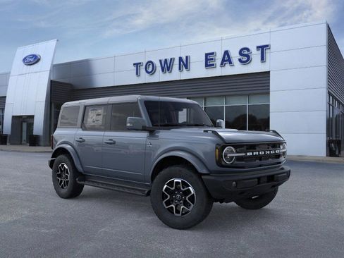 New 2025 Ford Bronco Outer Banks image 7