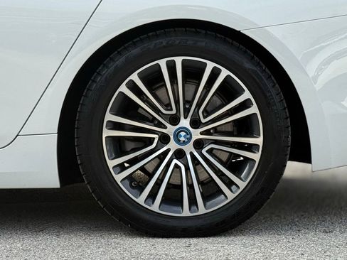 Used 2019 BMW 530e image 3
