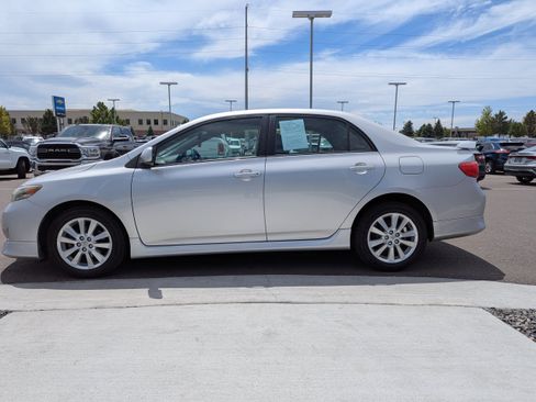 Used 2010 Toyota Corolla FWD image 9