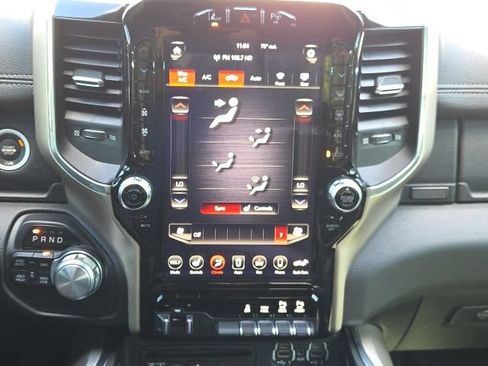 Used 2019 RAM 1500 Laramie AWD/4WD image 3