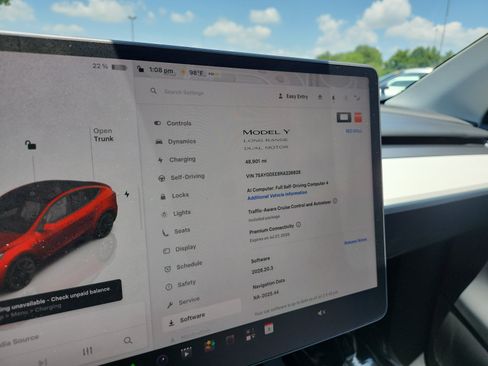 Used 2024 Tesla Model Y Long Range AWD/4WD image 16