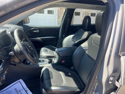 Used 2022 Jeep Cherokee Limited AWD/4WD image 12