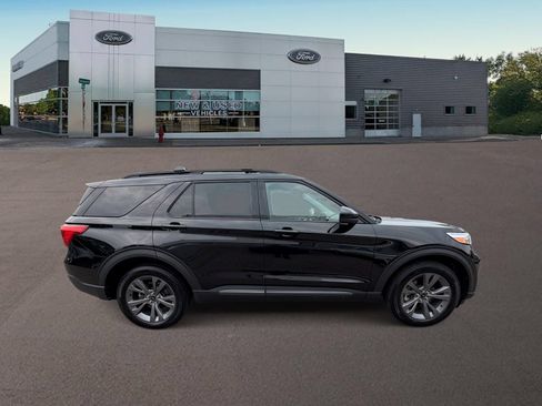 Used 2024 Ford Explorer XLT w/ Equipment Group 202A AWD/4WD image 10