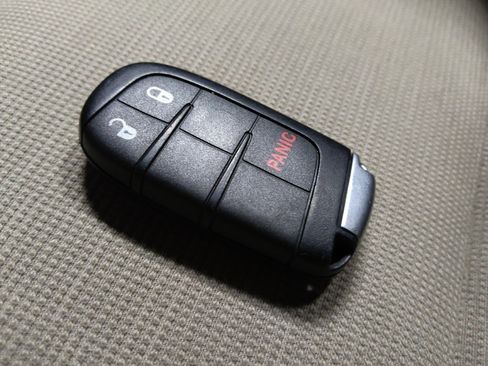 Used 2016 Jeep Grand Cherokee Laredo w/ Quick Order Package 23E RWD image 32