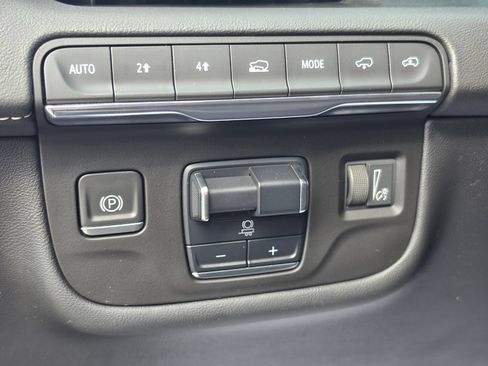 Used 2021 Cadillac Escalade Sport w/ Driver Assist Tech Package AWD/4WD image 12