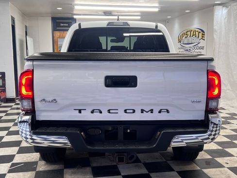 Used 2020 Toyota Tacoma SR5 image 13