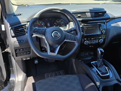 Used 2020 Nissan Rogue Sport SV FWD image 6