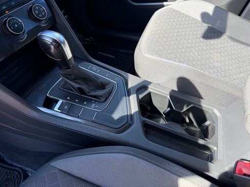 Used 2020 Volkswagen Tiguan S image 36