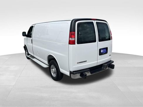 Used 2025 Chevrolet Express 2500 w/ Driver Convenience Package RWD image 4