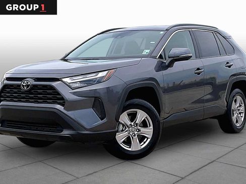 Used 2025 Toyota RAV4 XLE FWD image 1