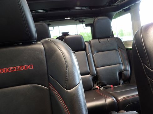 Used 2019 Jeep Wrangler Unlimited Rubicon AWD/4WD image 27
