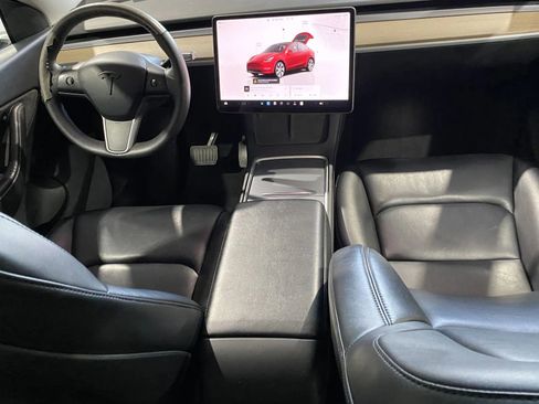 Used 2022 Tesla Model Y Long Range image 5