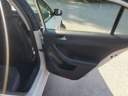 Used 2012 Volkswagen Jetta SE image 22