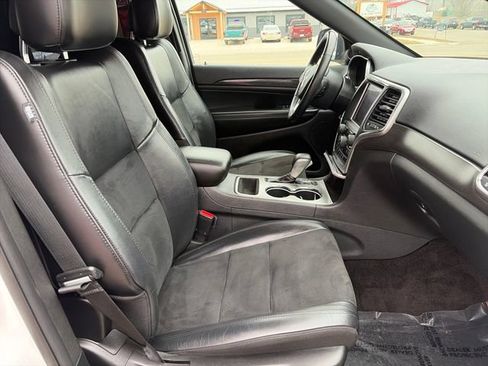 Used 2018 Jeep Grand Cherokee Altitude AWD/4WD image 24