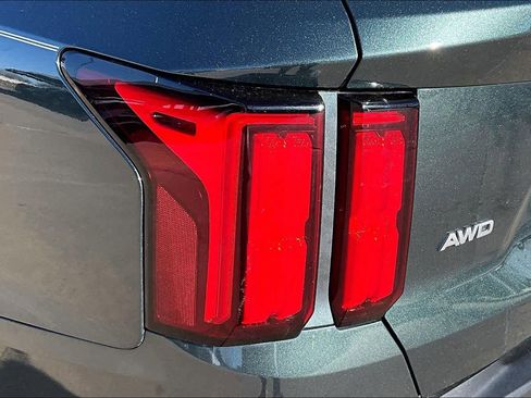 Used 2022 Kia Sorento SX Prestige w/ Rust Color Package image 27