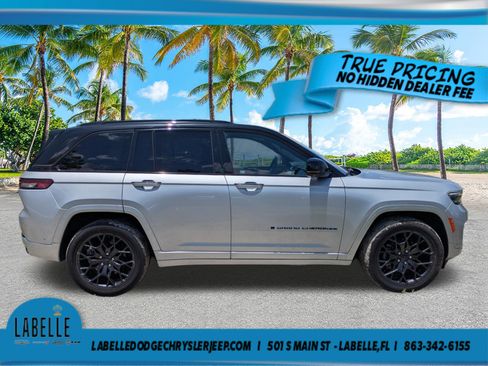 Used 2024 Jeep Grand Cherokee Summit AWD/4WD image 3