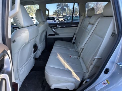 Used 2015 Lexus GX 460 image 14