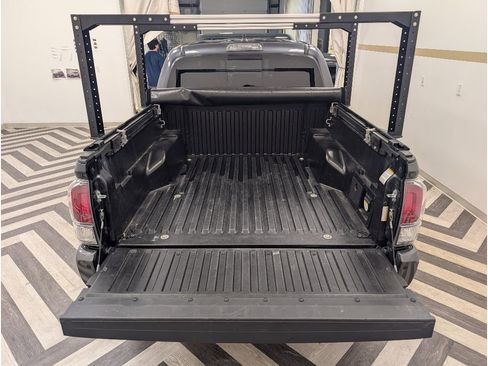 Used 2023 Toyota Tacoma TRD Off-Road w/ TRD Premium Off Road Package image 27