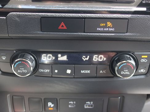Certified 2022 Nissan Frontier PRO-4X w/ Technology Package AWD/4WD image 16