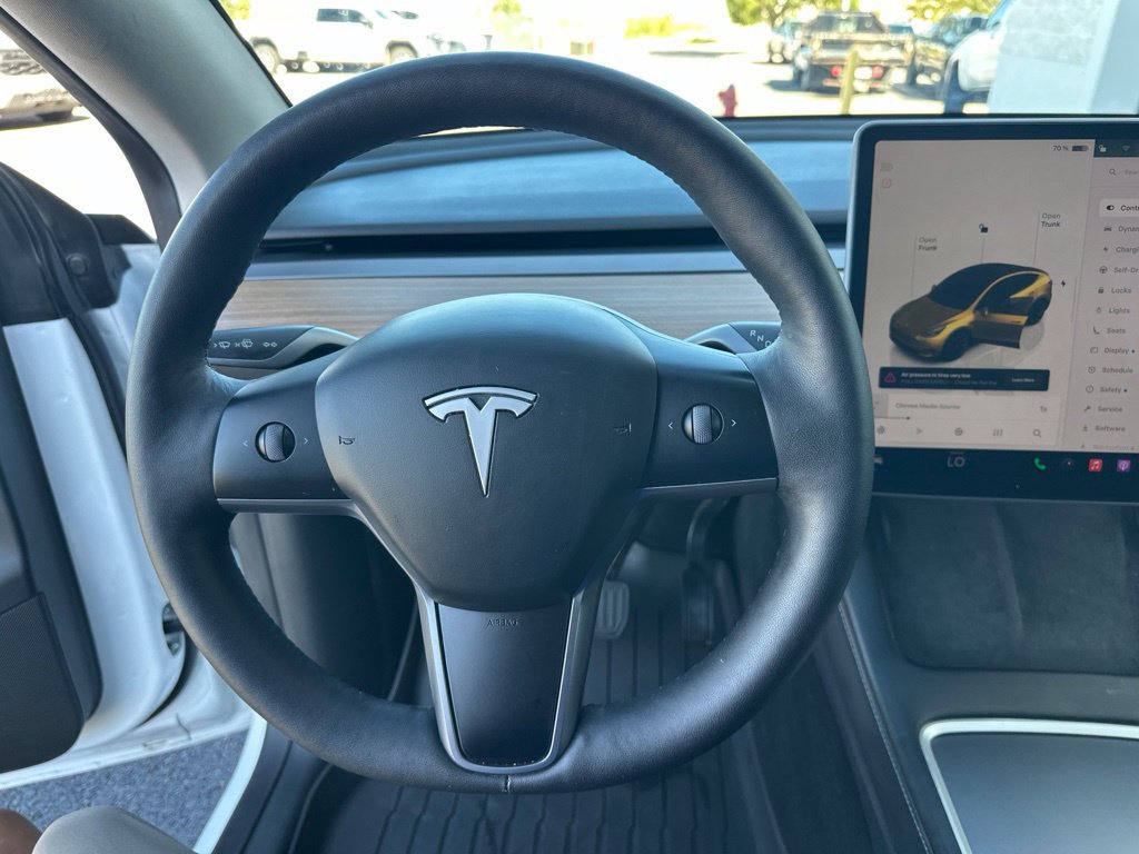 Used 2025 Tesla Model Y Long Range AWD/4WD image 12