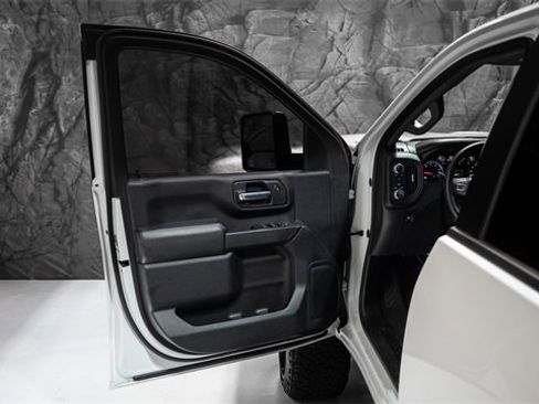 Used 2021 GMC Sierra 2500 4x4 Crew Cab w/ Gooseneck/5TH Wheel Package image 4