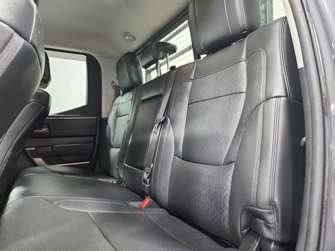 Used 2022 Toyota Tundra Limited w/ TRD Off-Road Package AWD/4WD image 11