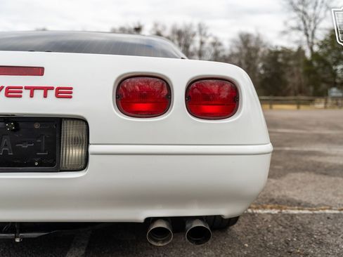 Used 1991 Chevrolet Corvette Coupe image 34