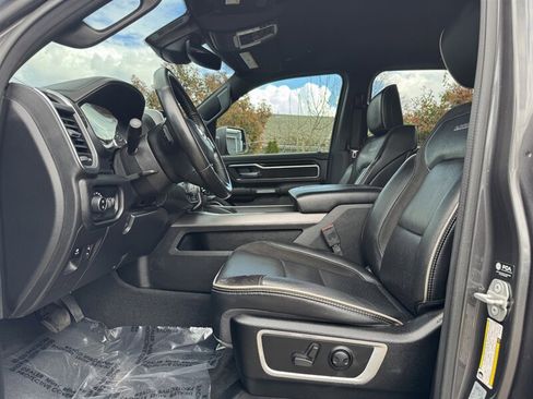 Used 2022 RAM 1500 Laramie AWD/4WD image 11