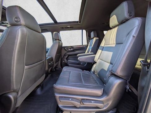 Used 2021 Chevrolet Suburban RST w/ Luxury Package image 18