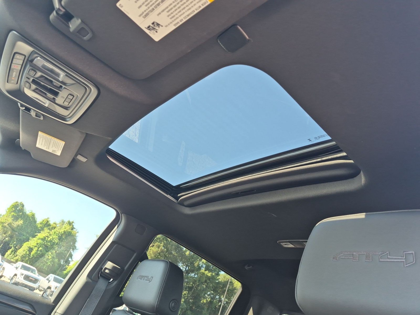 Certified 2026 GMC Sierra 1500 AT4 w/ AT4 Premium Package AWD/4WD image 19