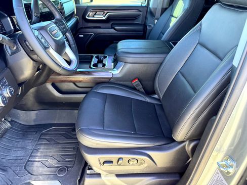 Used 2025 GMC Sierra 2500 SLT w/ SLT Convenience Package image 12