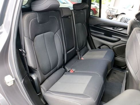 Used 2024 Jeep Grand Cherokee Laredo RWD image 27