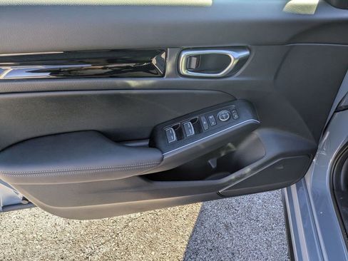 Used 2025 Honda Civic Sport Touring image 9