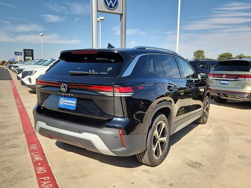 New 2026 Volkswagen Tiguan SE FWD image 7