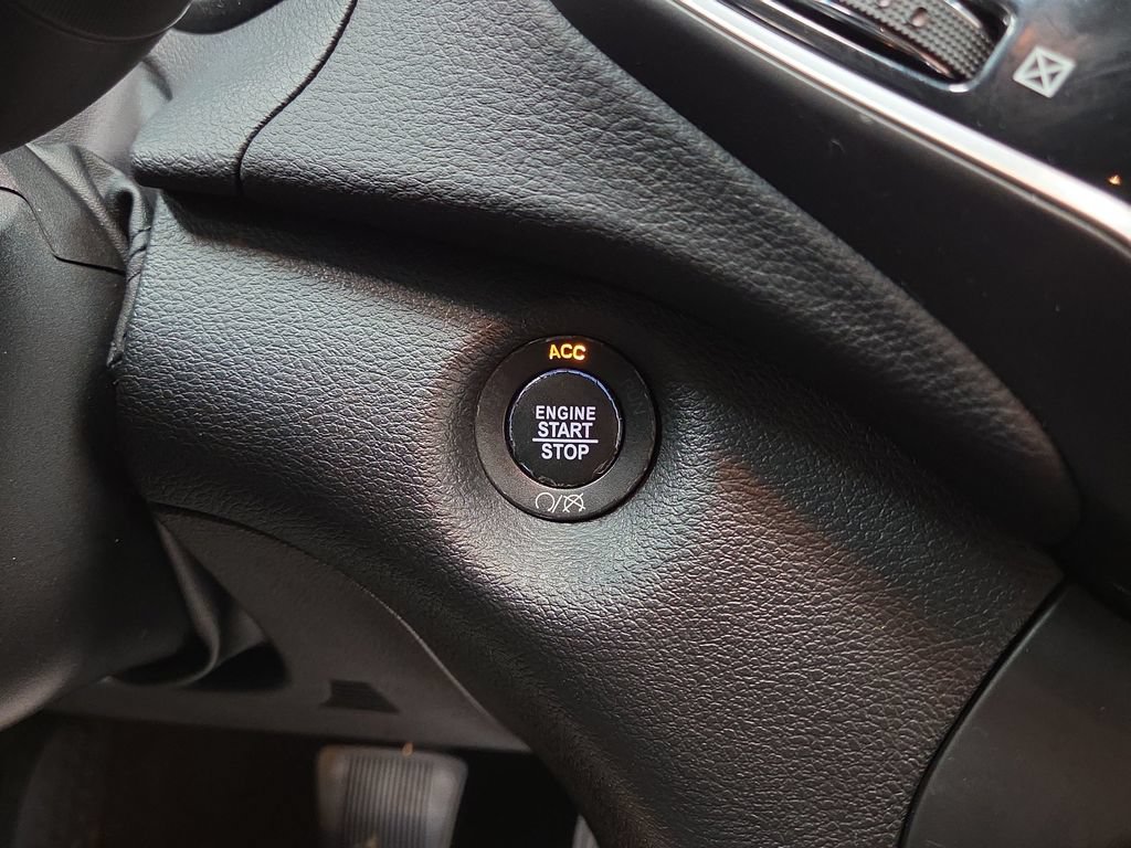 Used 2019 Jeep Cherokee Limited AWD/4WD image 18