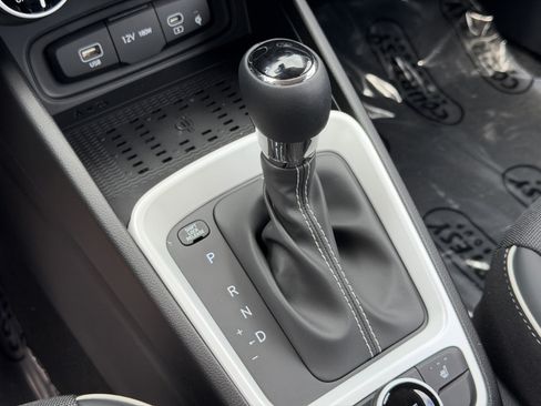 New 2026 Hyundai Venue SEL FWD image 23