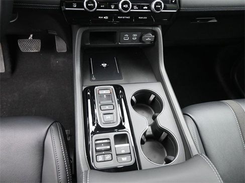 Used 2025 Honda Pilot EX-L image 31