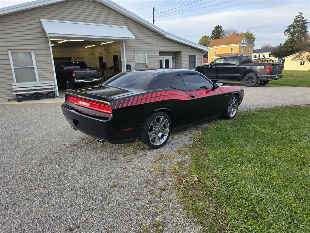 Used 2012 Dodge Challenger R/T RWD image 5