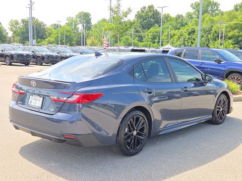 Used 2026 Toyota Camry SE FWD image 3