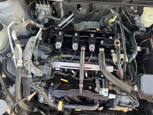 Used 2018 Nissan Kicks SV FWD image 24