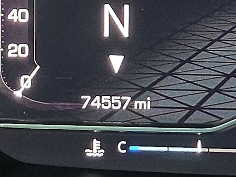 Used 2023 GMC Yukon AT4 w/ AT4 Premium Package image 23