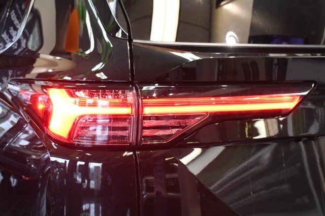 Used 2025 Mitsubishi Outlander AWD image 15