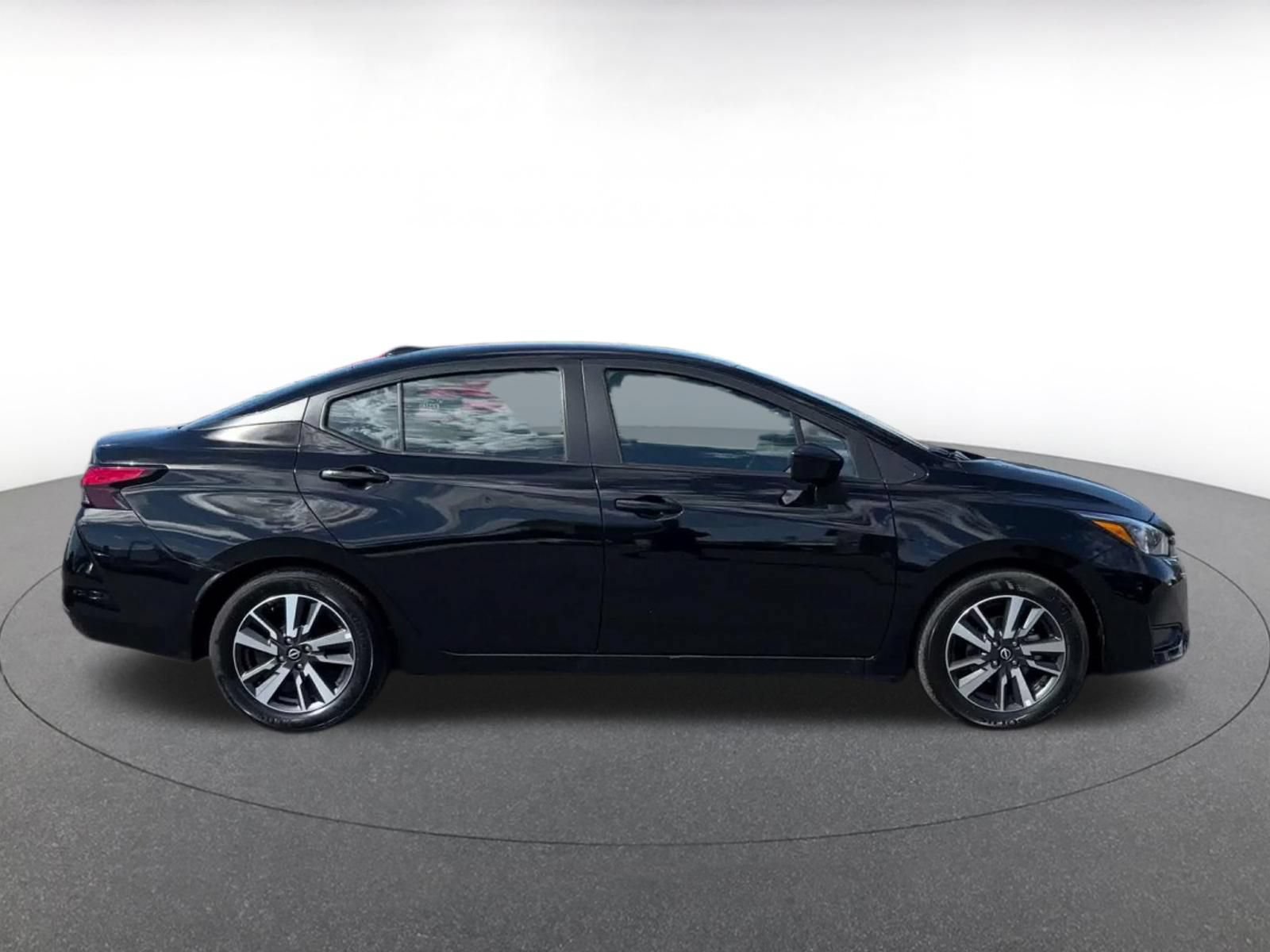 Used 2025 Nissan Versa SV FWD image 15