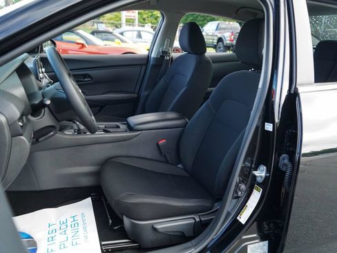 Used 2025 Nissan Sentra S w/ Lighting Package FWD image 6