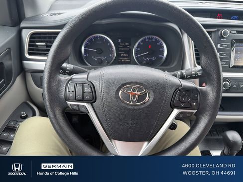 Used 2019 Toyota Highlander LE image 18