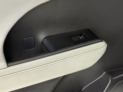 Used 2021 Toyota Highlander Limited image 39